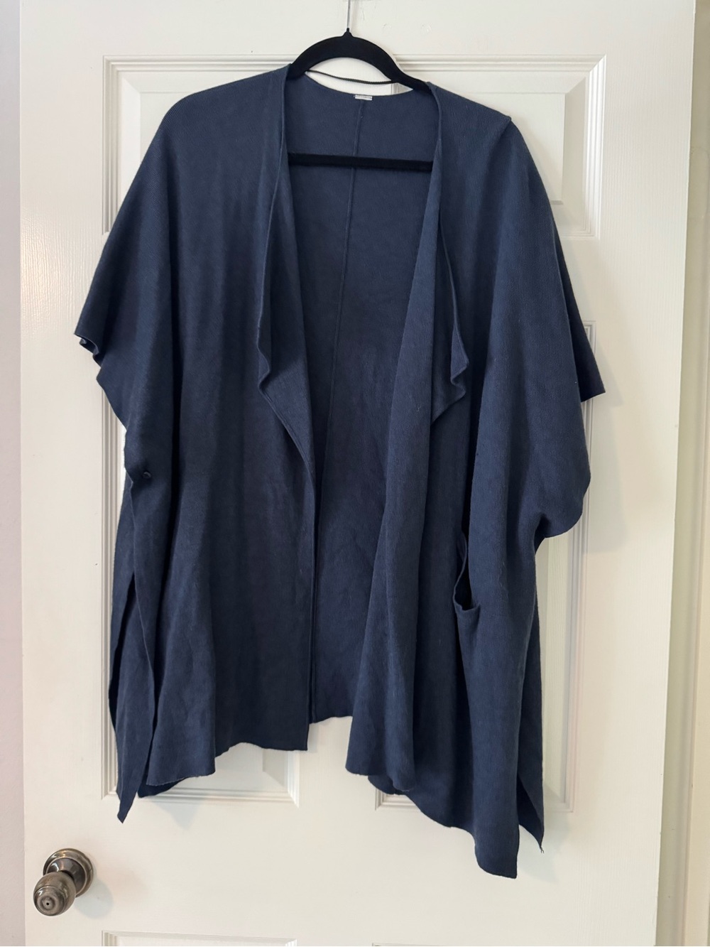 Lululemon After Asana Wrap in Navy